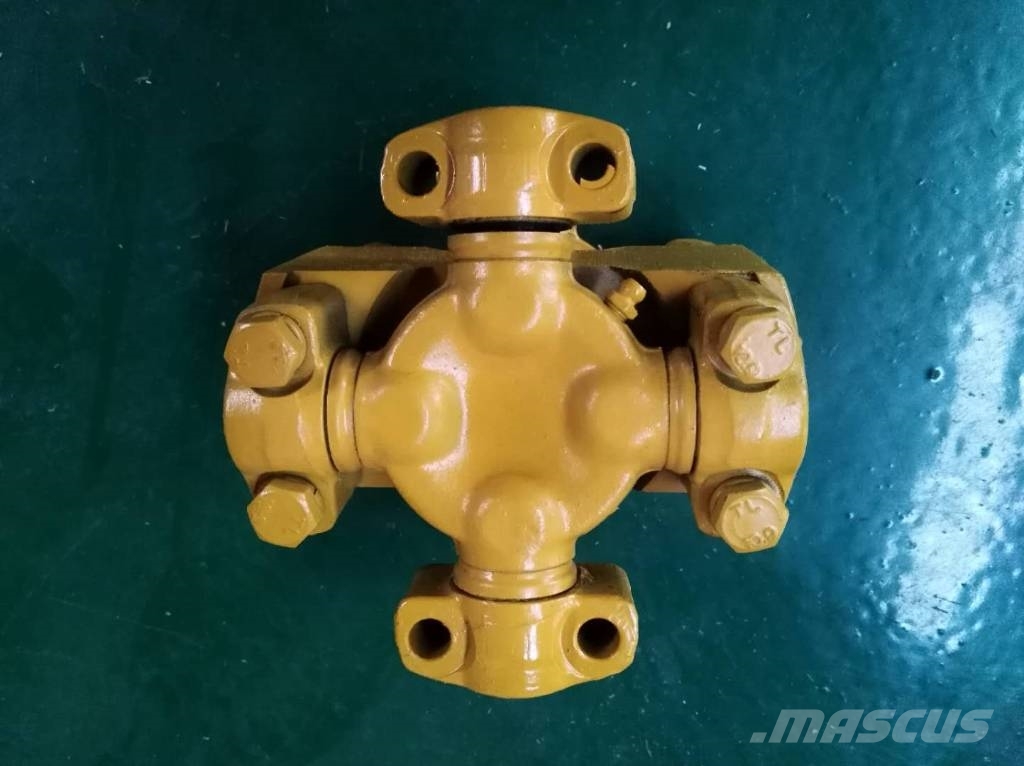 Komatsu D65EX-12 universal joint assy 14X-11-11200 Getriebe