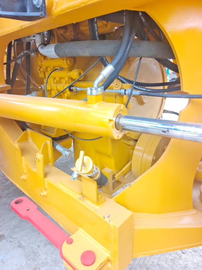CAT 966H  Shanghai largest supplier لوادر بعجل