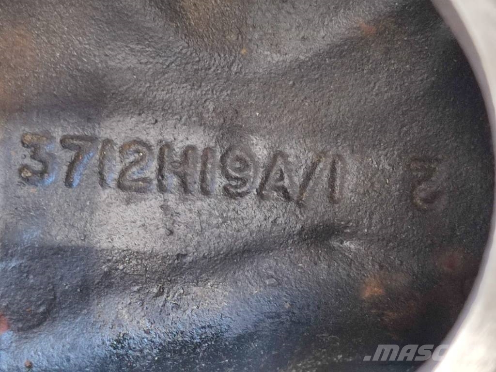 Engine head 3712H19A/1 02/202940 Perkins RG RJ Motorer
