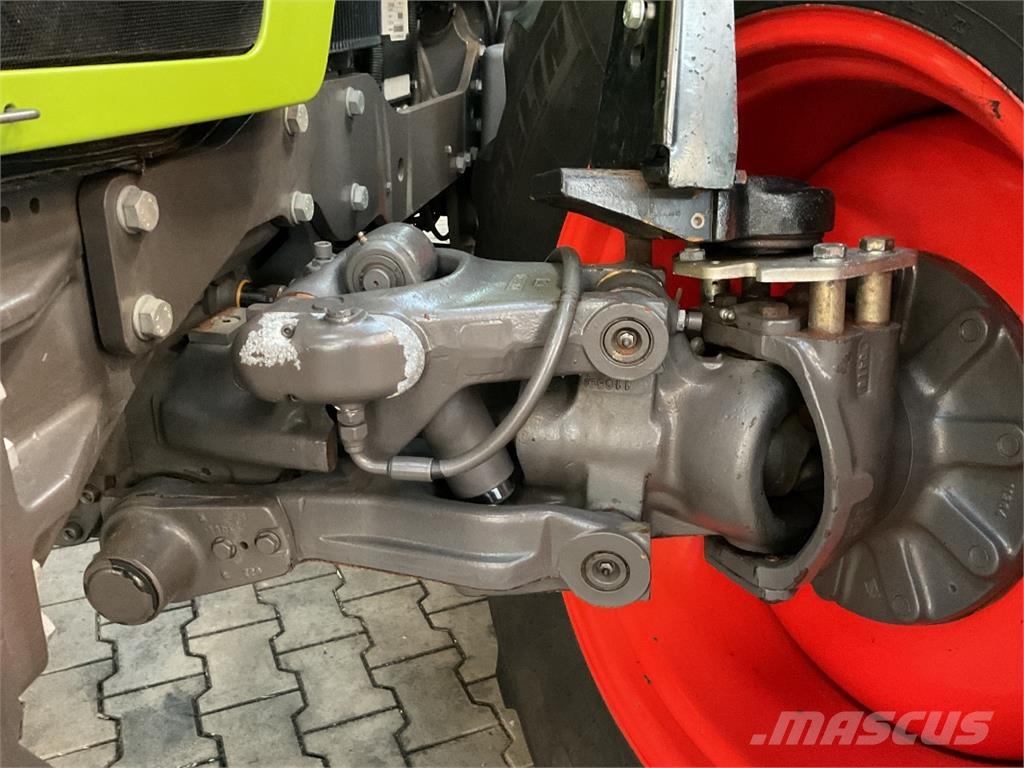 CLAAS Arion 620 الجرارات