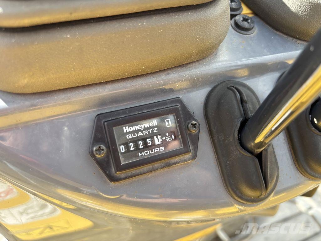 Yanmar SV08 Mini rýpadlá < 7t
