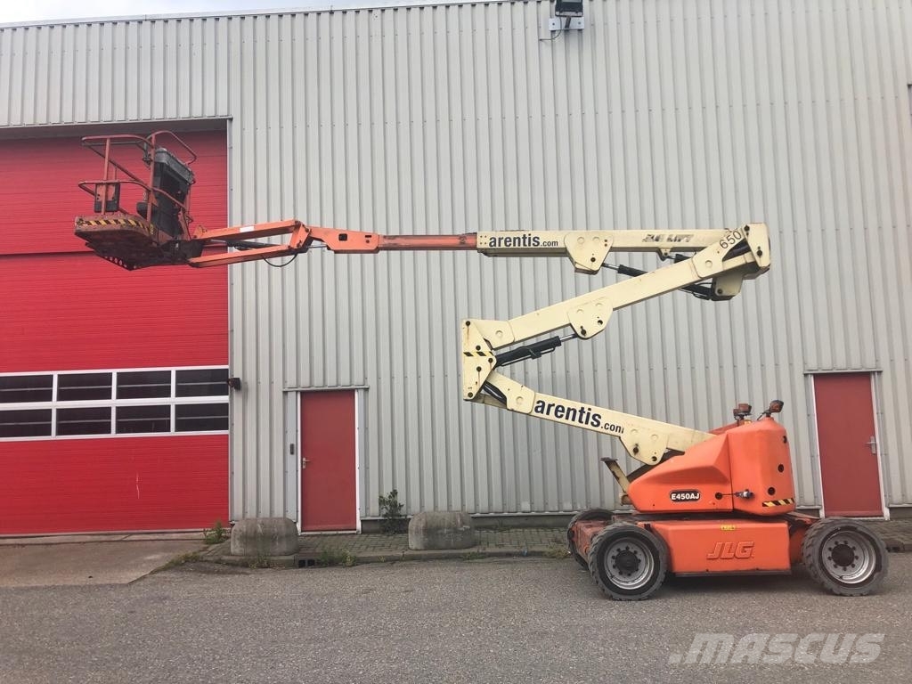 JLG E 450 AJ Articulated boom lifts