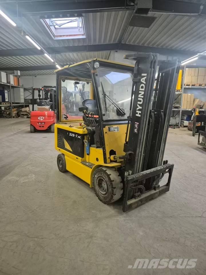 Hyundai 32 B-9 Sonstige Baumaschinen