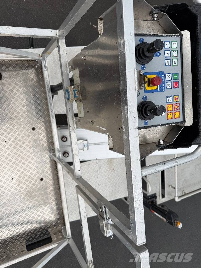 Nissan Cabstar Palfinger P220 B Palfinger 22 m Plataformas aéreas montadas em caminhão