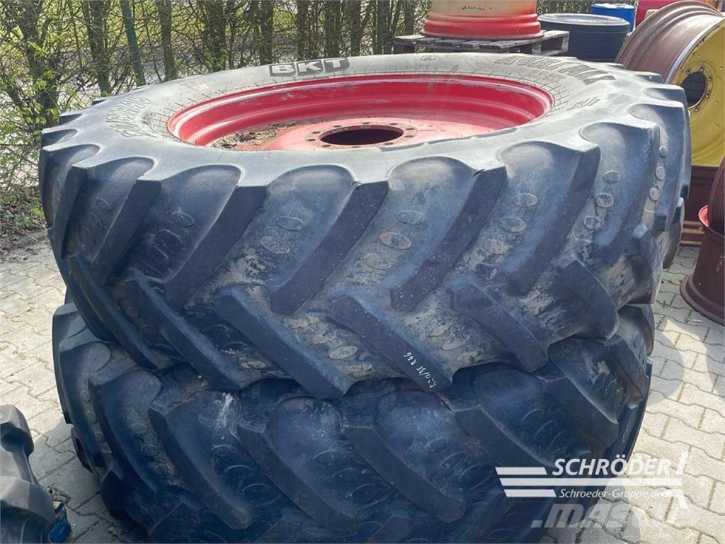 Fendt 2 X 460/85R34 + 2 X 520/85R46 BKT Roues jumelées