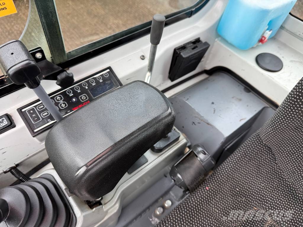 Takeuchi TB 216 Mini bagri <7t