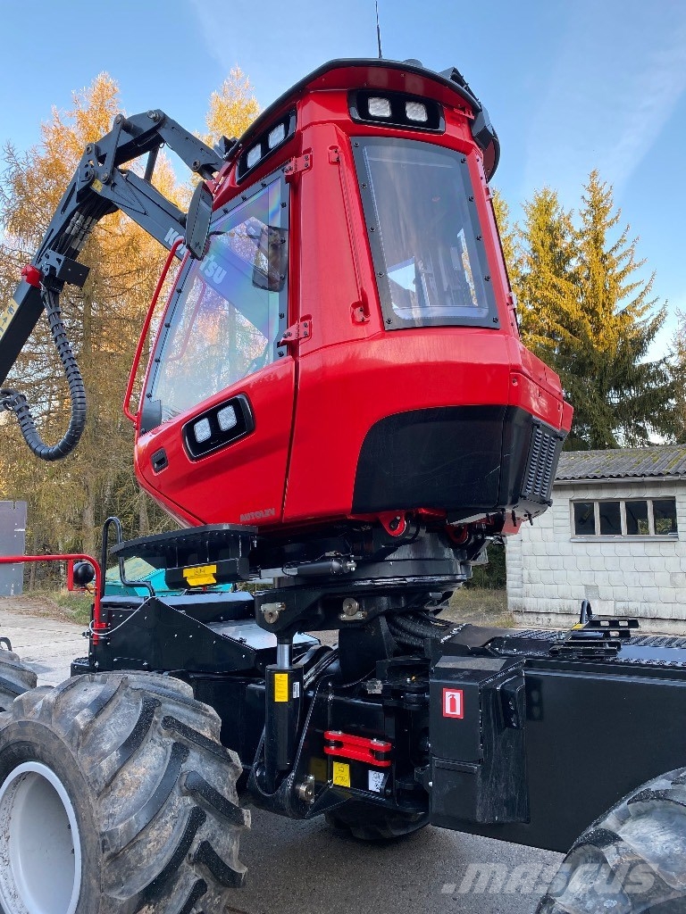 Komatsu 931 XC حصادات