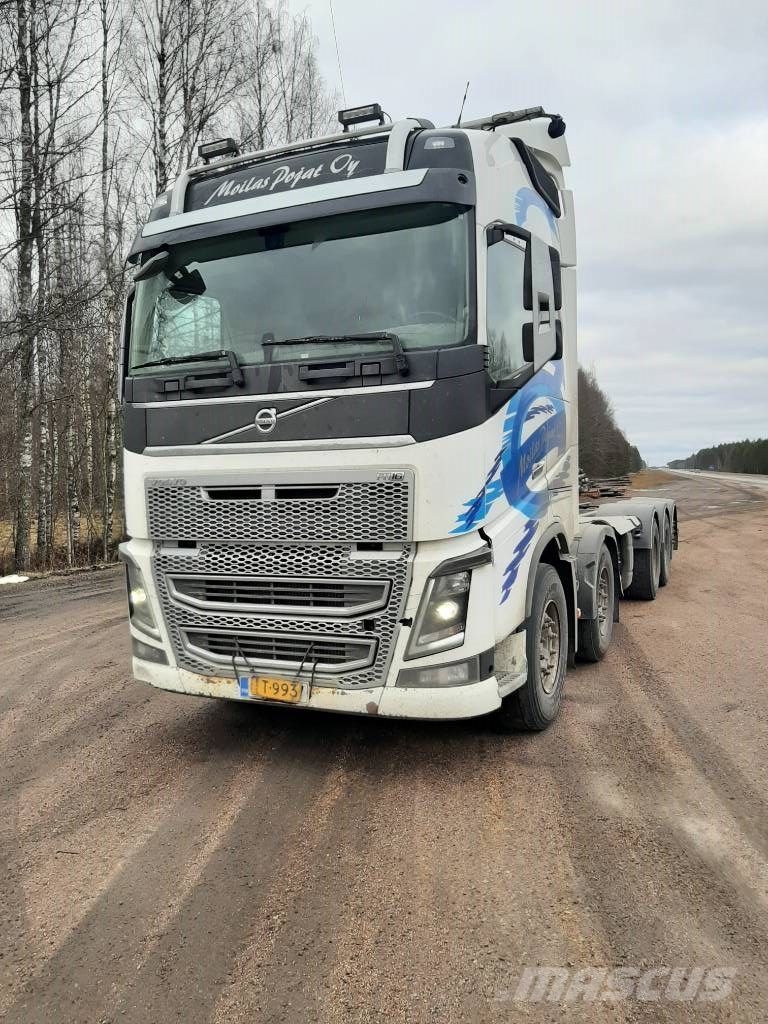 Volvo FH 16 شاحنات بمقصورة وهيكل
