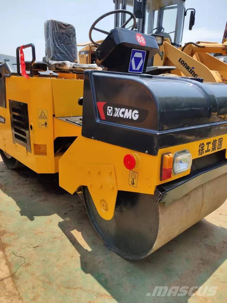 Bomag 120 Ikerdobos hengerek