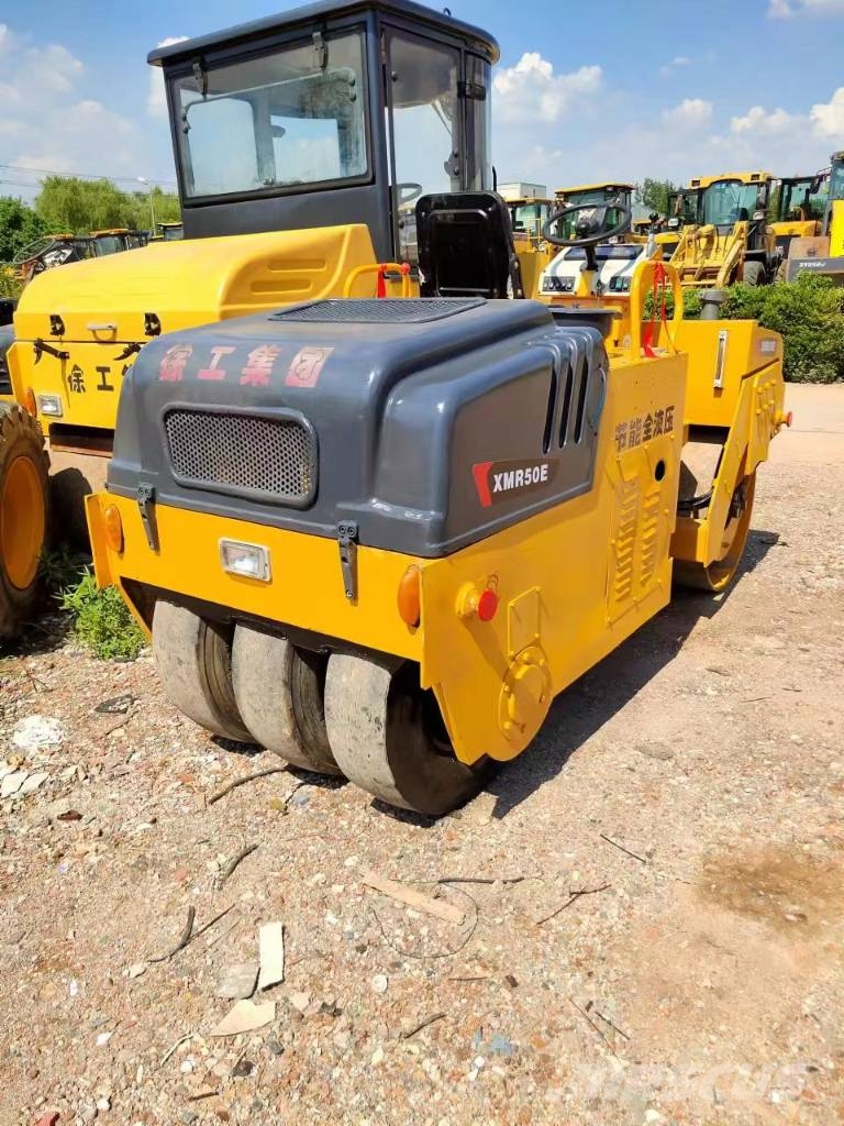 Bomag 120 Ikerdobos hengerek