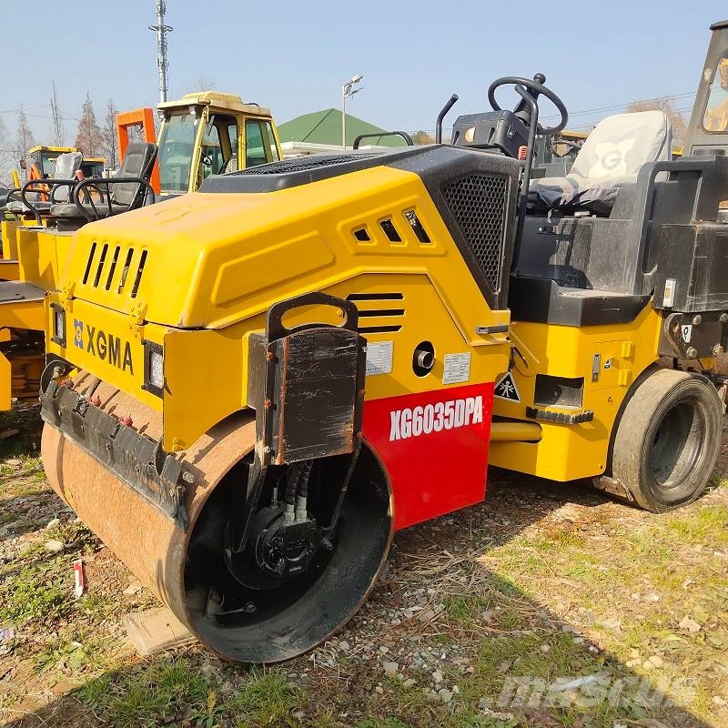Bomag 120 Ikerdobos hengerek