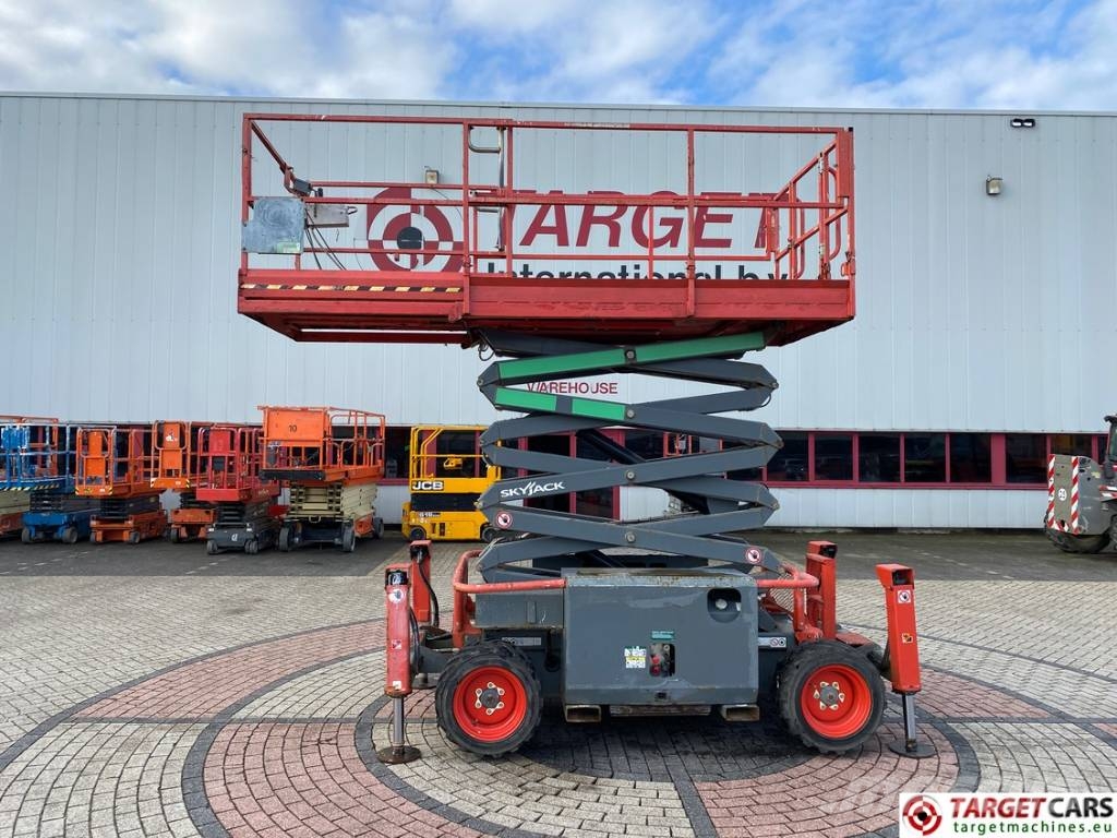 SkyJack SJ6832RT Diesel 4x4 Scissor Work Lift 1180cm Підйомники-ножиці