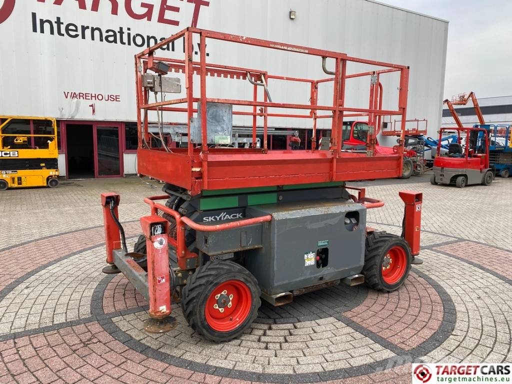SkyJack SJ6832RT Diesel 4x4 Scissor Work Lift 1180cm Підйомники-ножиці