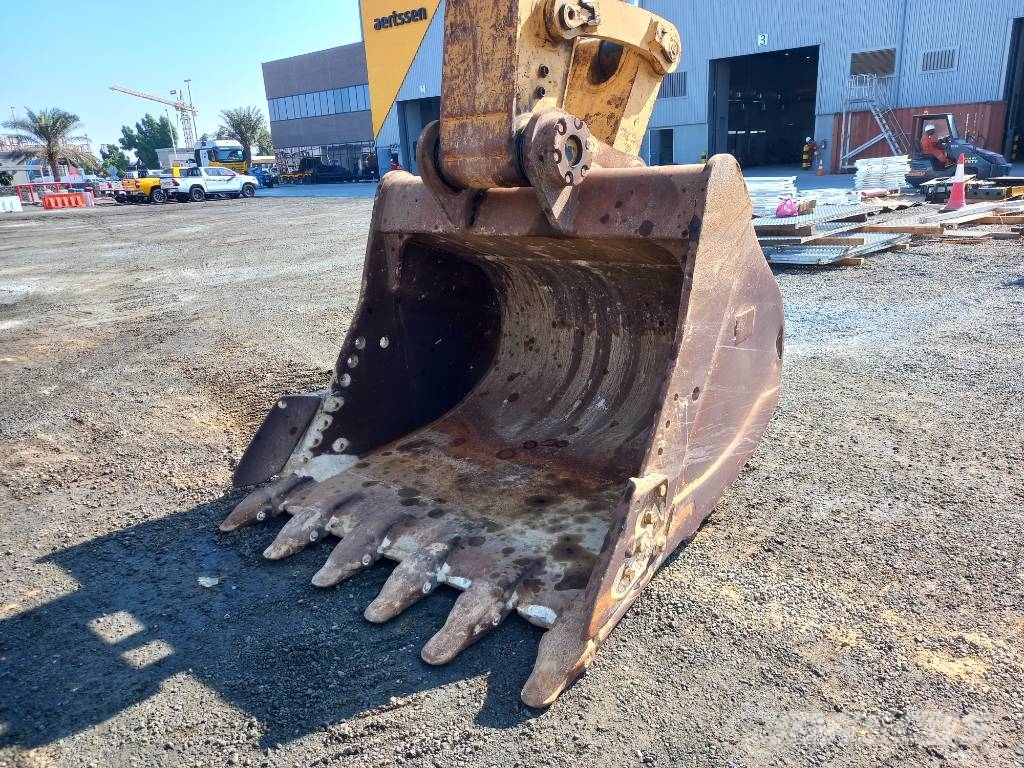 CAT 350 (EXW - Abu Dhabi) حفارات زحافة