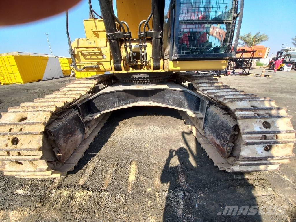 CAT 350 (EXW - Abu Dhabi) حفارات زحافة