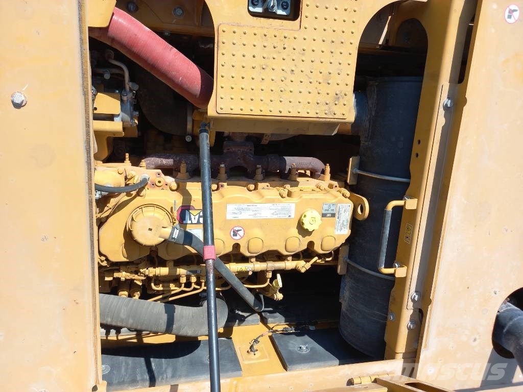 CAT 350 (EXW - Abu Dhabi) حفارات زحافة