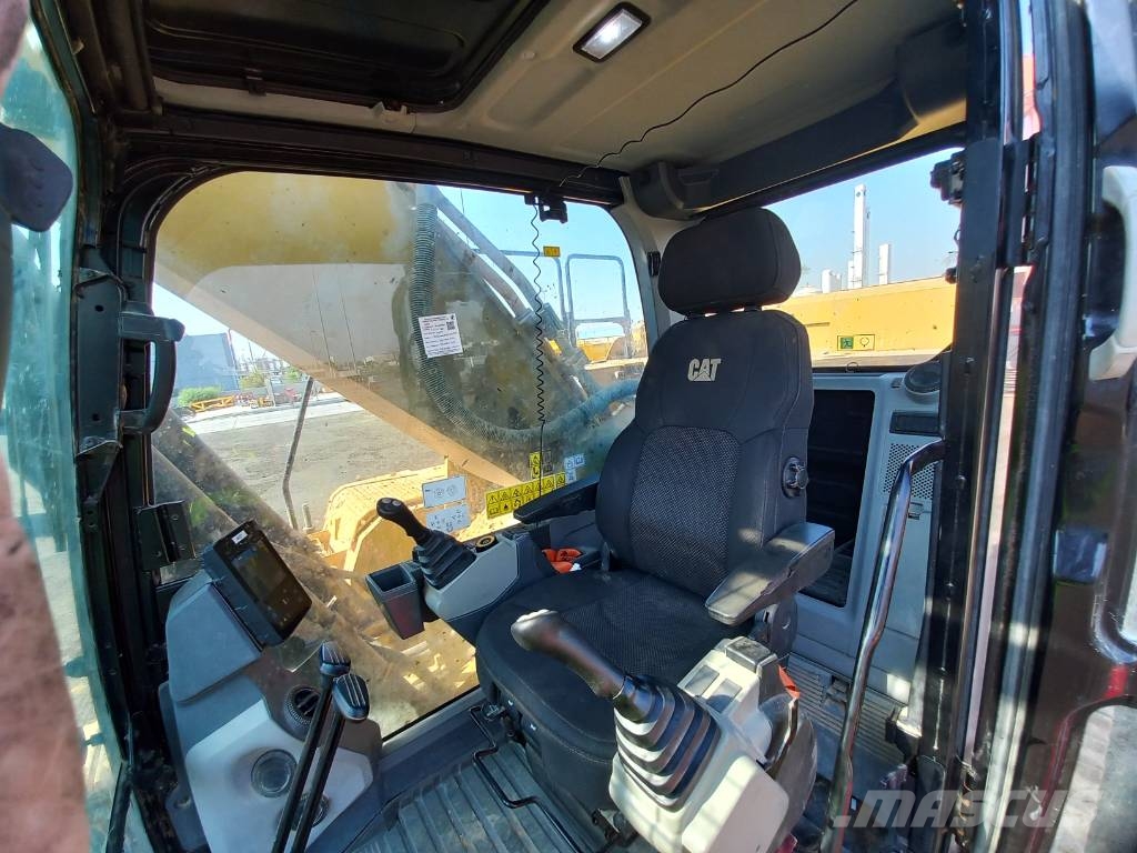 CAT 350 (EXW - Abu Dhabi) حفارات زحافة