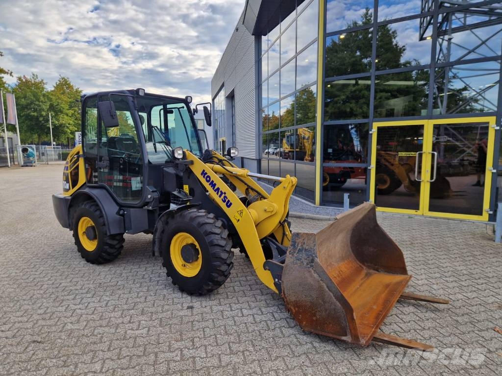Komatsu WA 70 M-8 Kolesni nakladalci