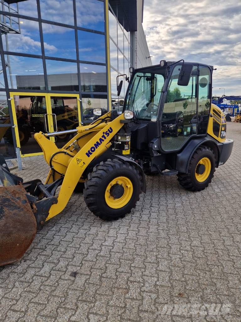 Komatsu WA 70 M-8 Kolesni nakladalci