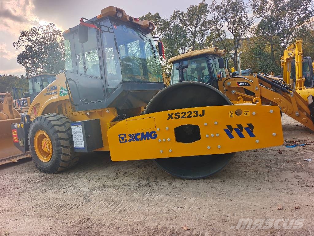XCMG XS 223 J Plenty of road roller in stock Valjci sa jednim bubnjem