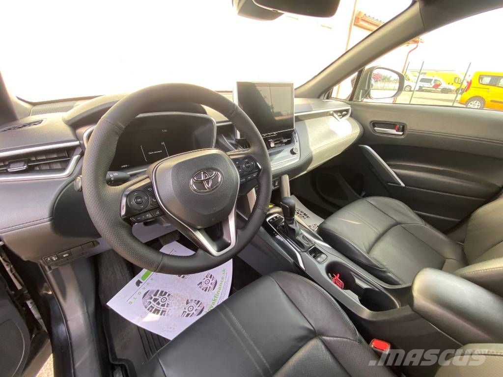 Toyota Corolla CROSS HYBRID 2,0 E6d automat VIN 688 Lengvieji automobiliai