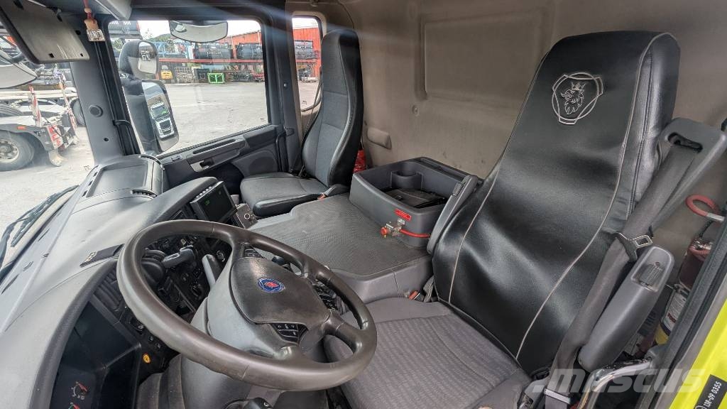 Scania p310DB 6x2 Container trucks