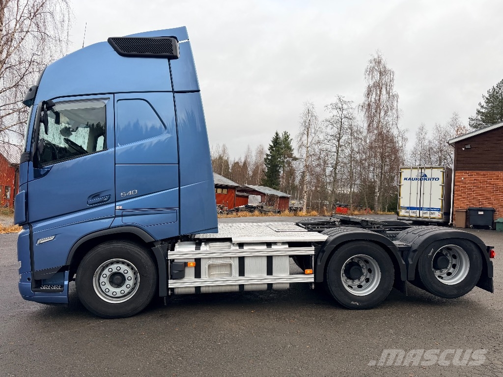 Volvo FH540XL 6x4 nostotelillä Vlačilci