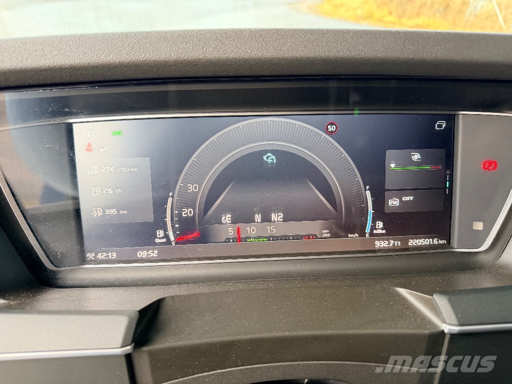 Volvo FH540XL 6x4 nostotelillä Vlačilci