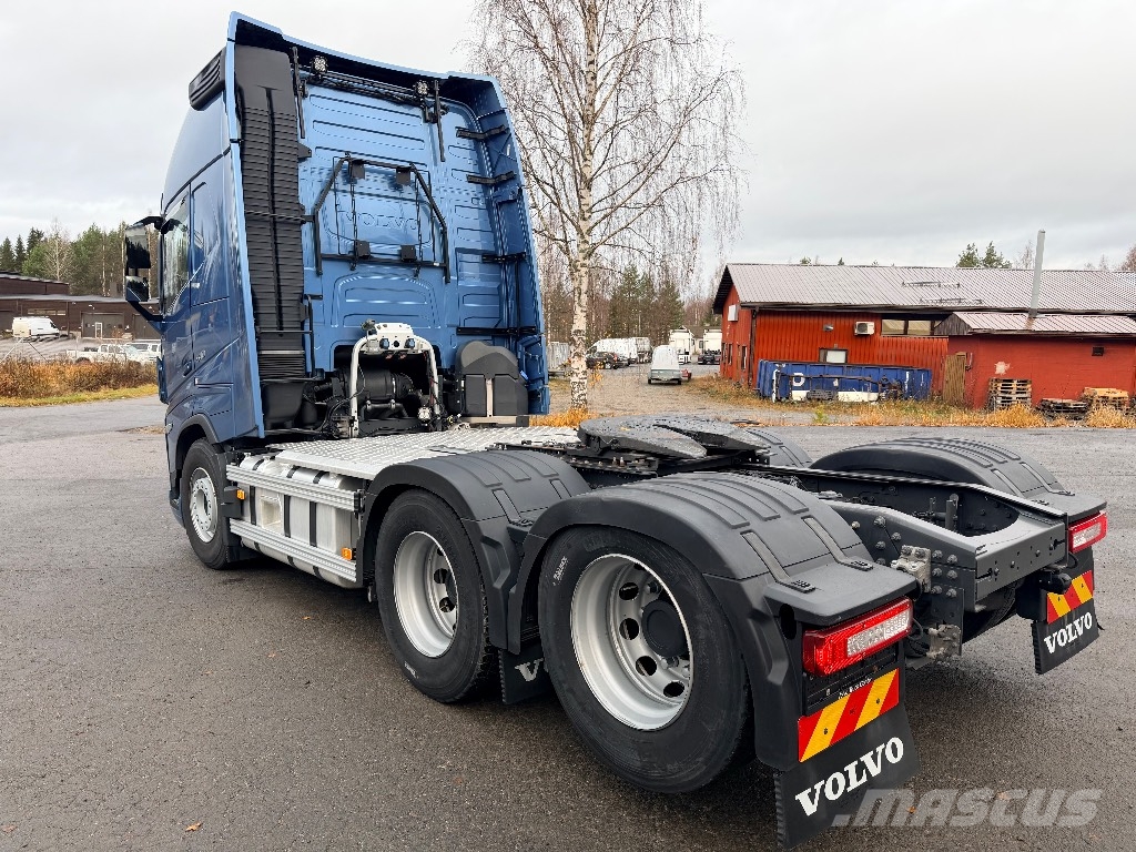 Volvo FH540XL 6x4 nostotelillä Vlačilci