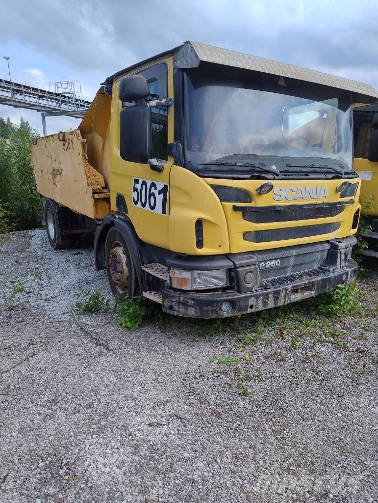 Scania P 250 Camiones bañeras basculantes o volquetes