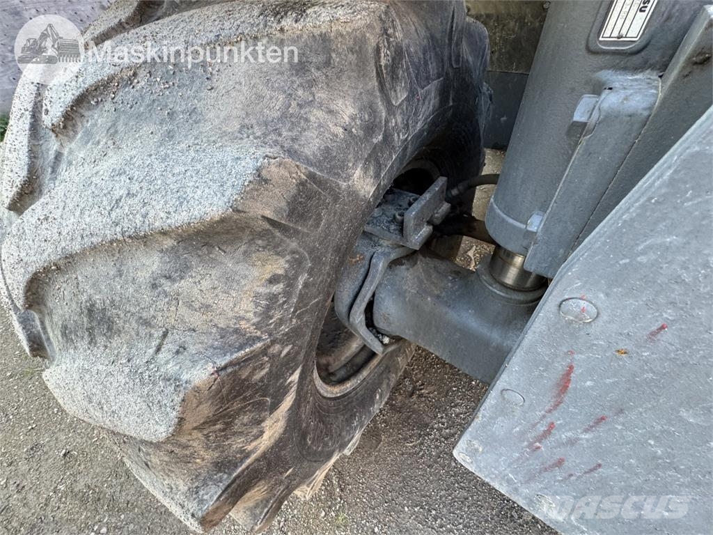 Komatsu PW140 Hjulgrävare