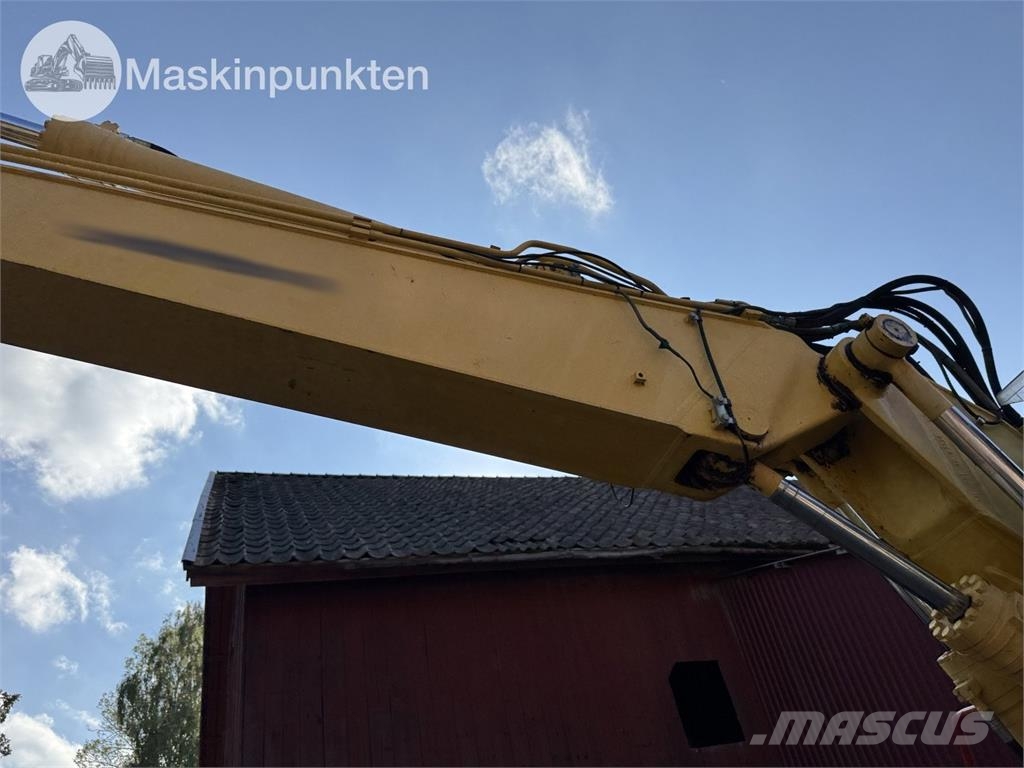 Komatsu PW140 Hjulgrävare
