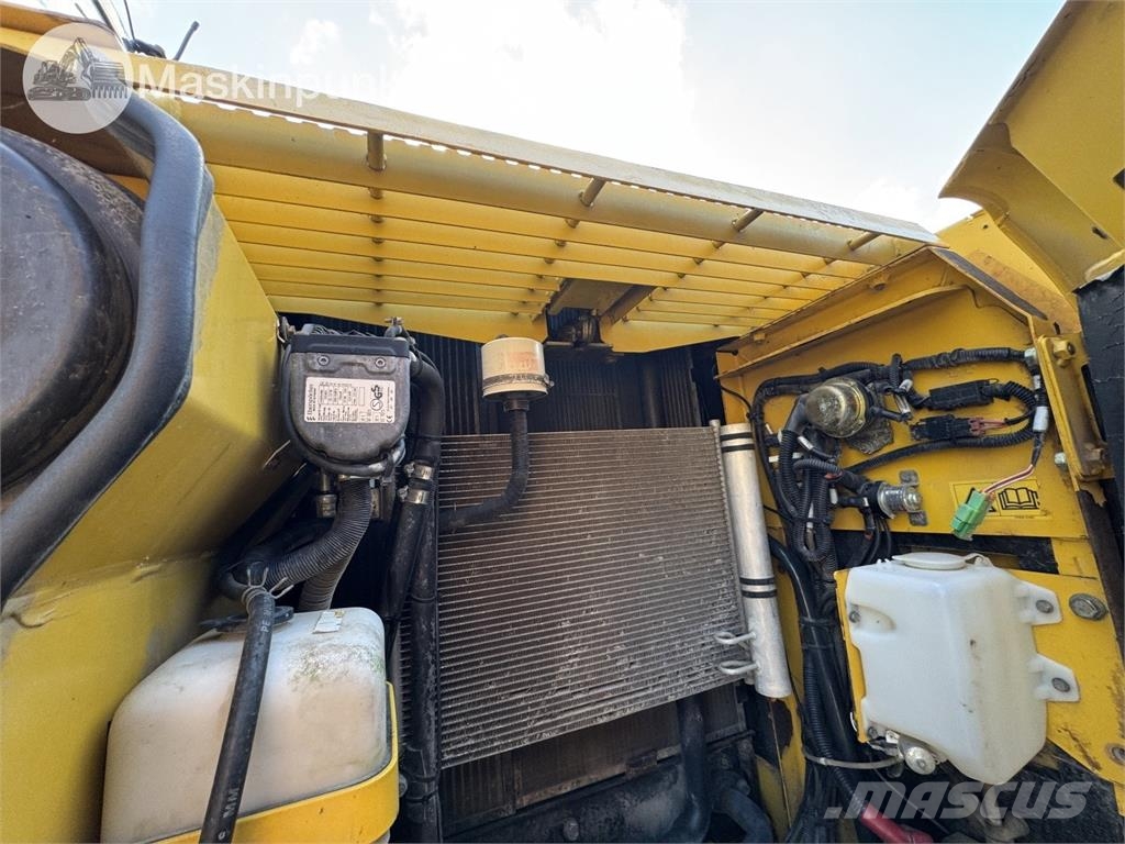 Komatsu PW140 Hjulgrävare