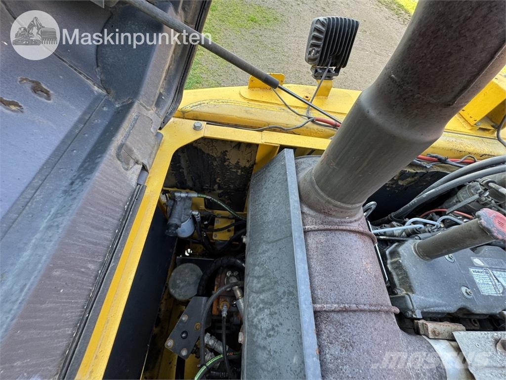 Komatsu PW140 Hjulgrävare