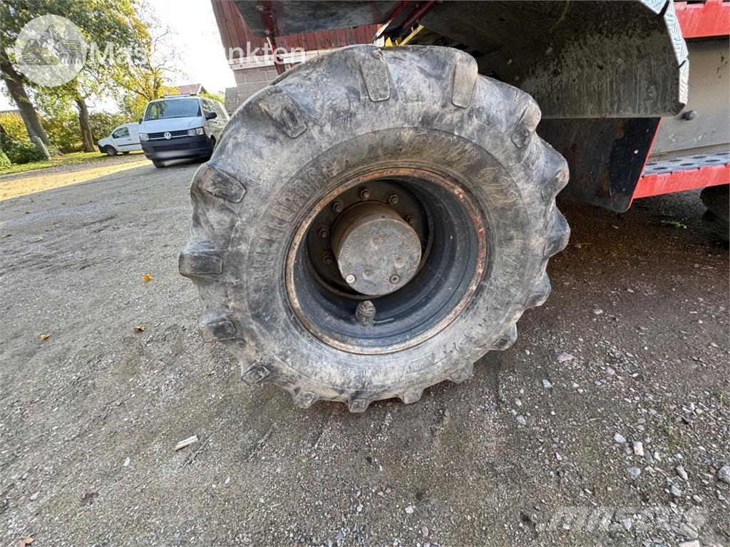 Komatsu PW140 Hjulgrävare