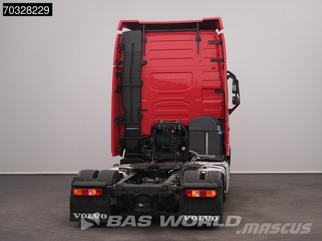 Volvo FH 460 4X2 XL Mega 2x Tanks ACC TÜV Cavalos mecânicos