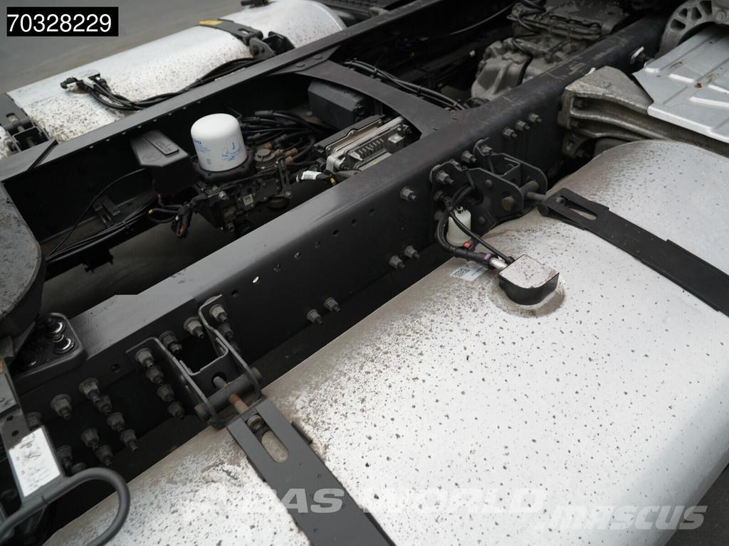 Volvo FH 460 4X2 XL Mega 2x Tanks ACC TÜV Cavalos mecânicos