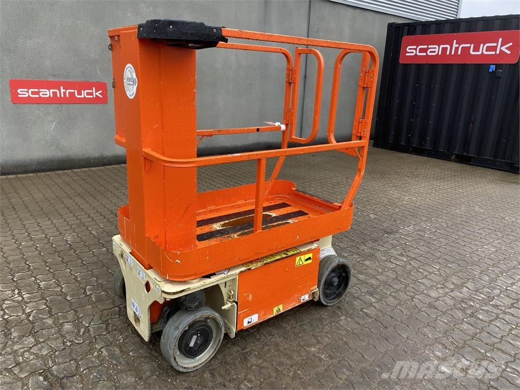 JLG 1230ES Vertical mast lifts