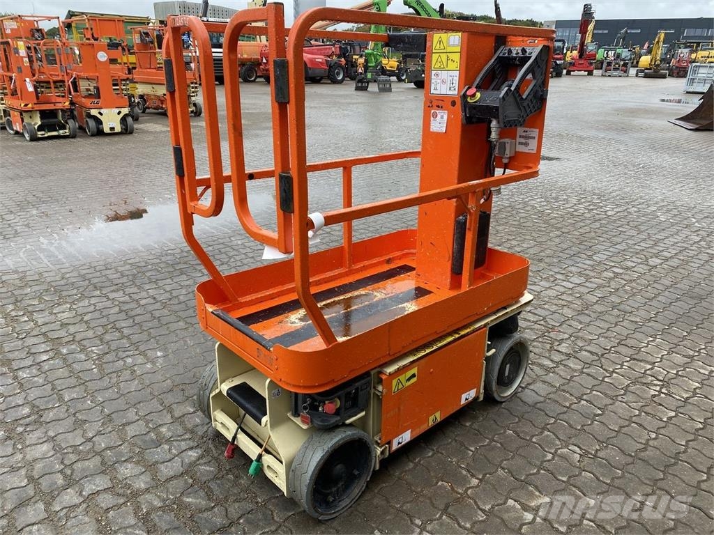 JLG 1230ES Vertical mast lifts