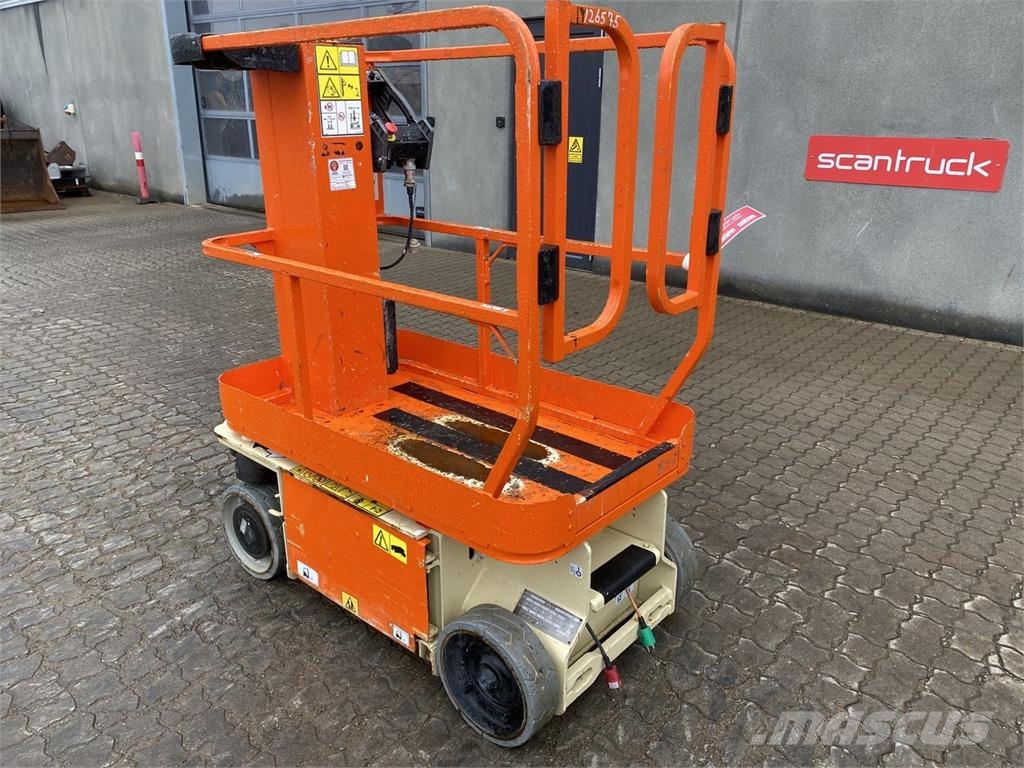 JLG 1230ES Vertical mast lifts