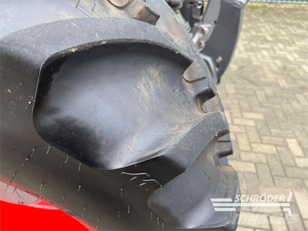 Fendt 724 VARIO S4 PROFI PLUS Трактори