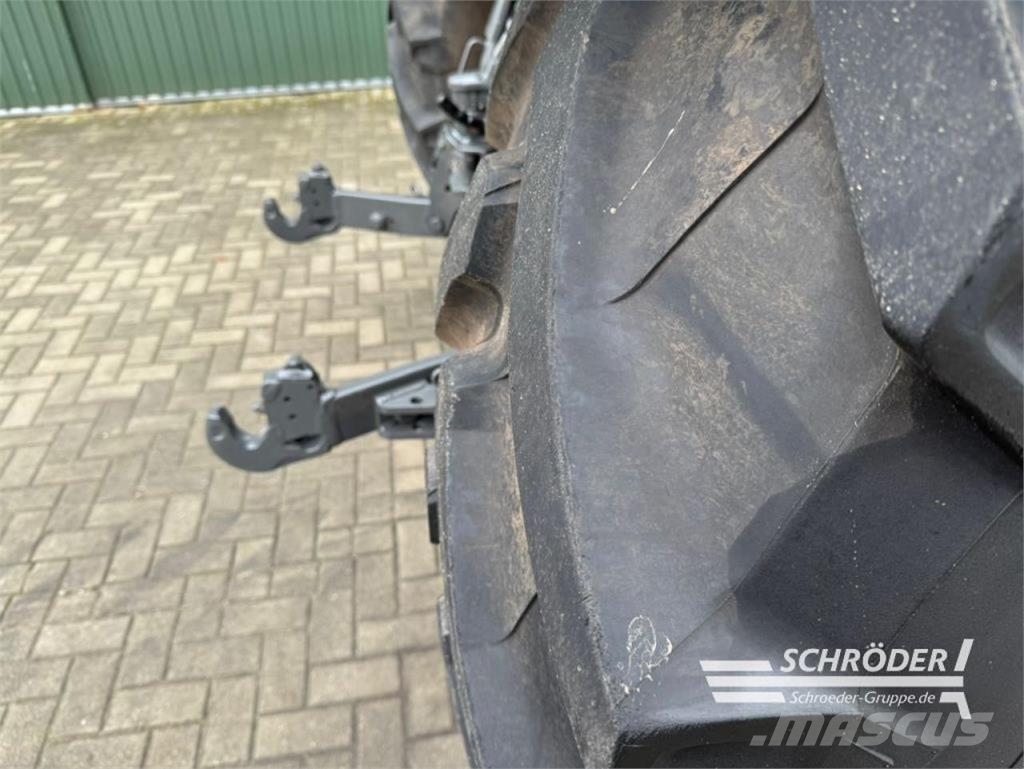 Fendt 724 VARIO S4 PROFI PLUS Трактори