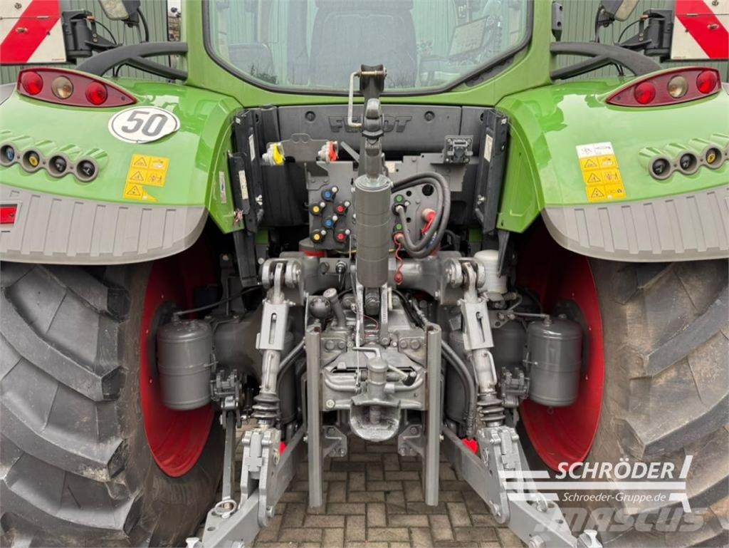 Fendt 724 VARIO S4 PROFI PLUS Трактори