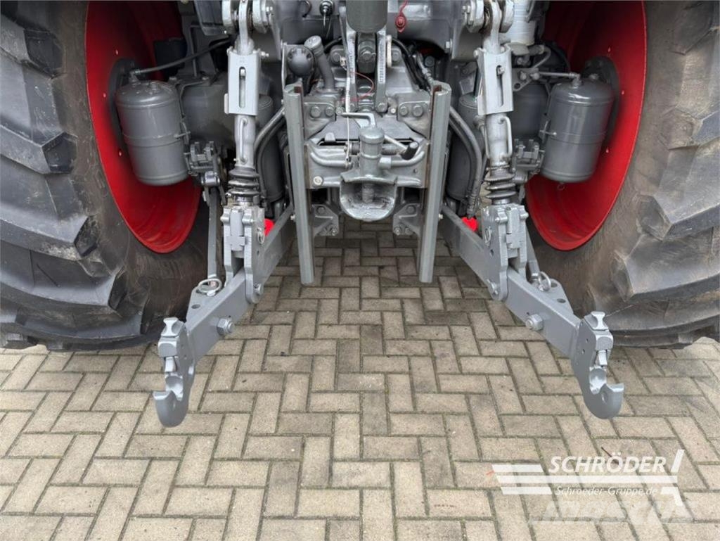Fendt 724 VARIO S4 PROFI PLUS Трактори