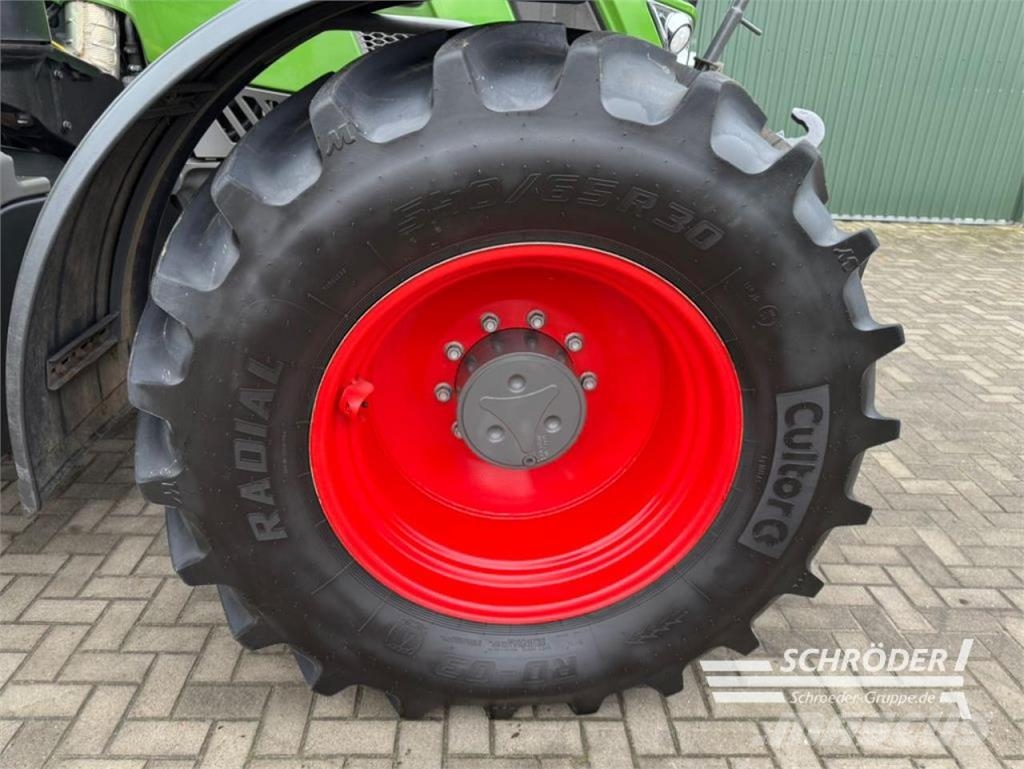 Fendt 724 VARIO S4 PROFI PLUS Трактори