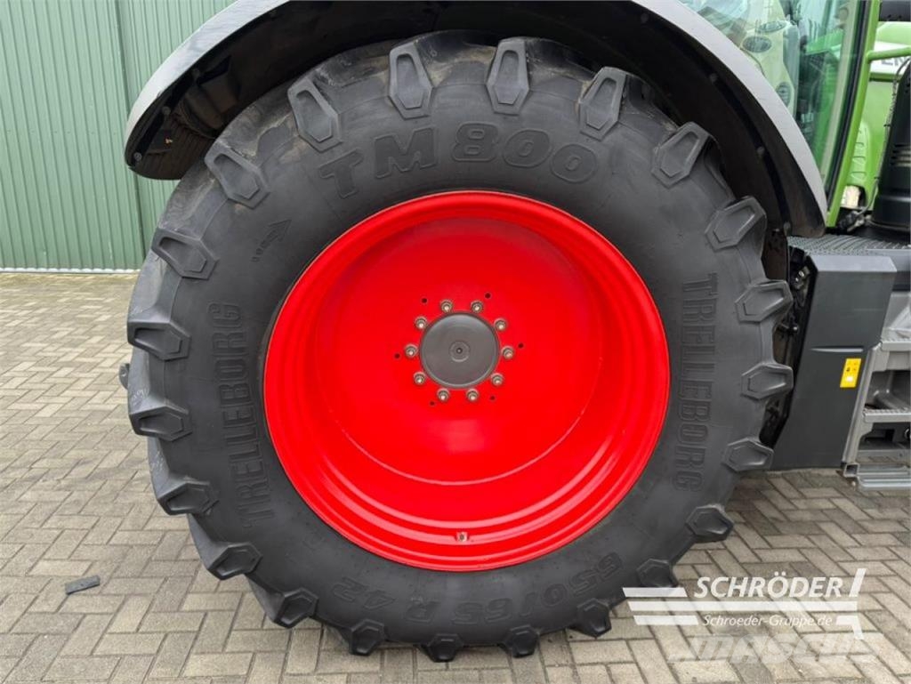 Fendt 724 VARIO S4 PROFI PLUS Трактори