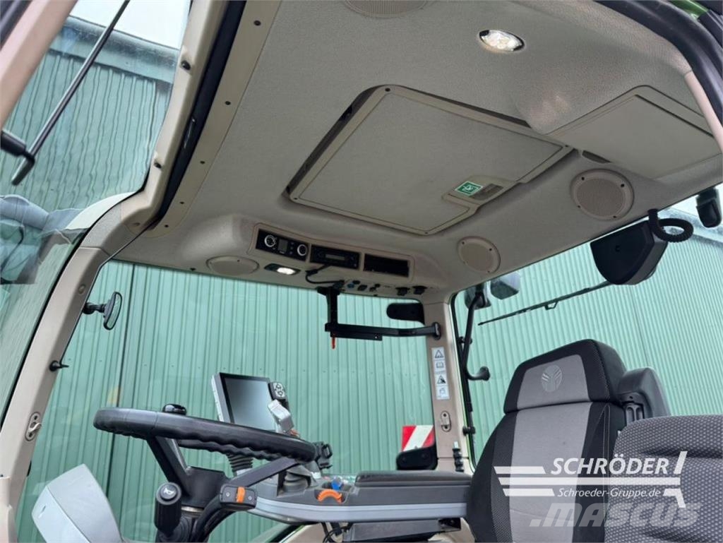 Fendt 724 VARIO S4 PROFI PLUS Трактори