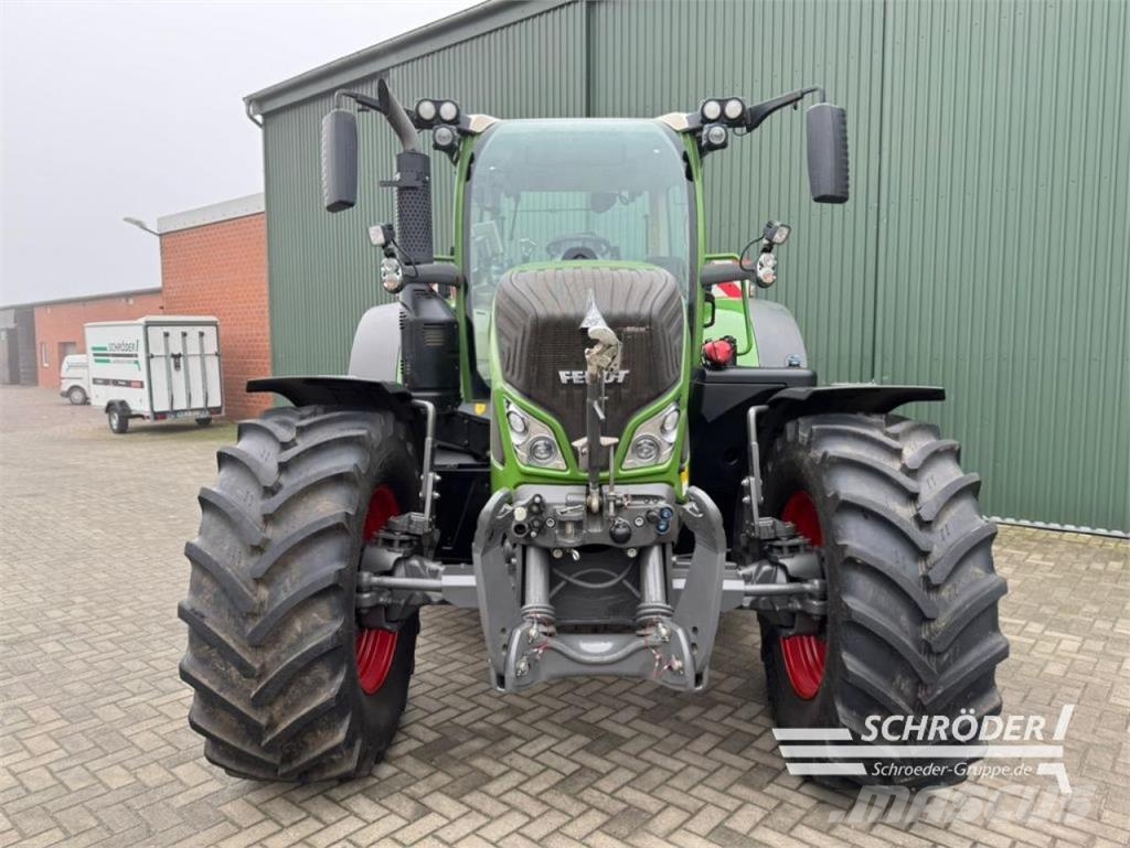 Fendt 724 VARIO S4 PROFI PLUS Трактори
