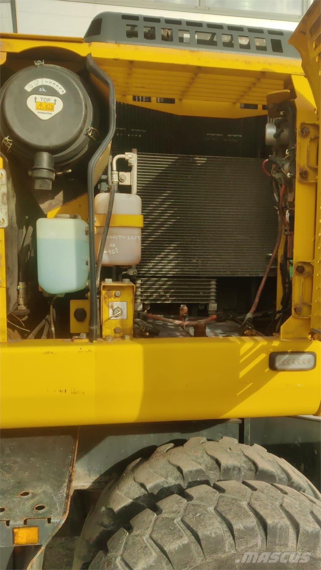Komatsu PW148-8 Εκσκαφείς με τροχούς - λάστιχα