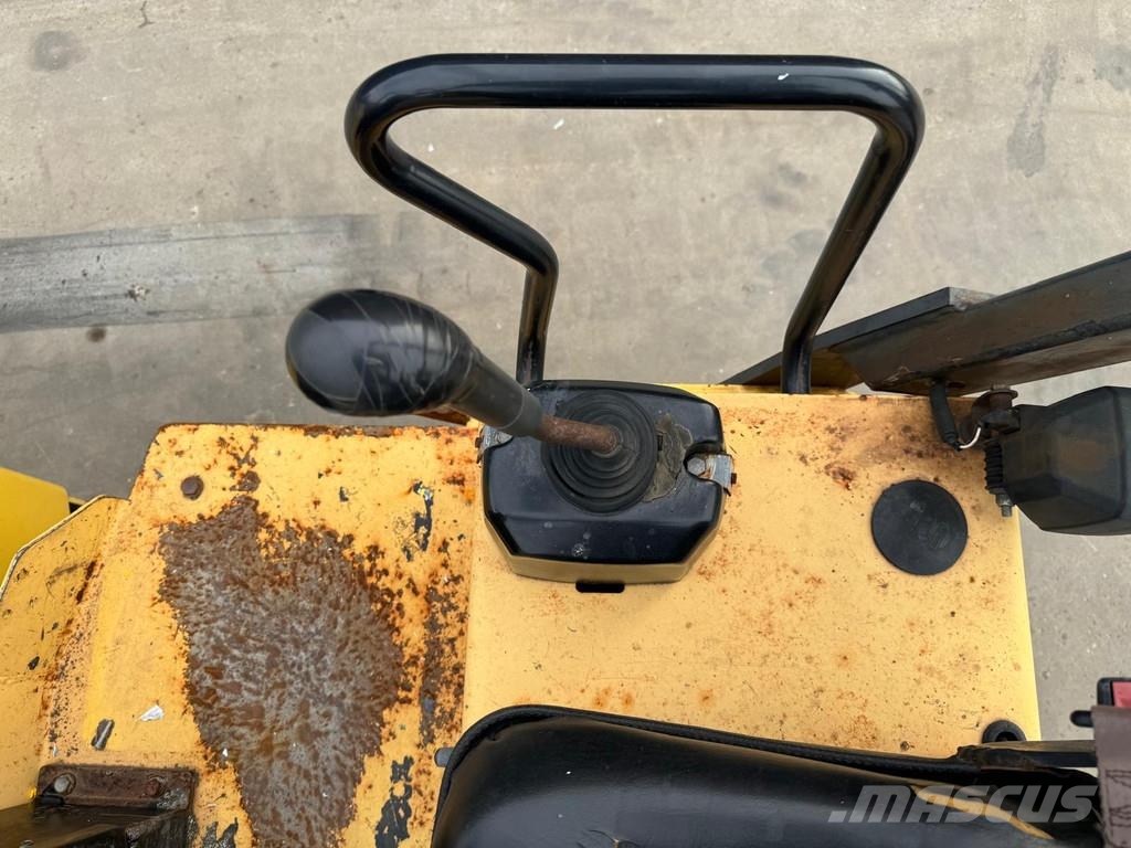 Dynapac CC1100 雙輪滾壓機